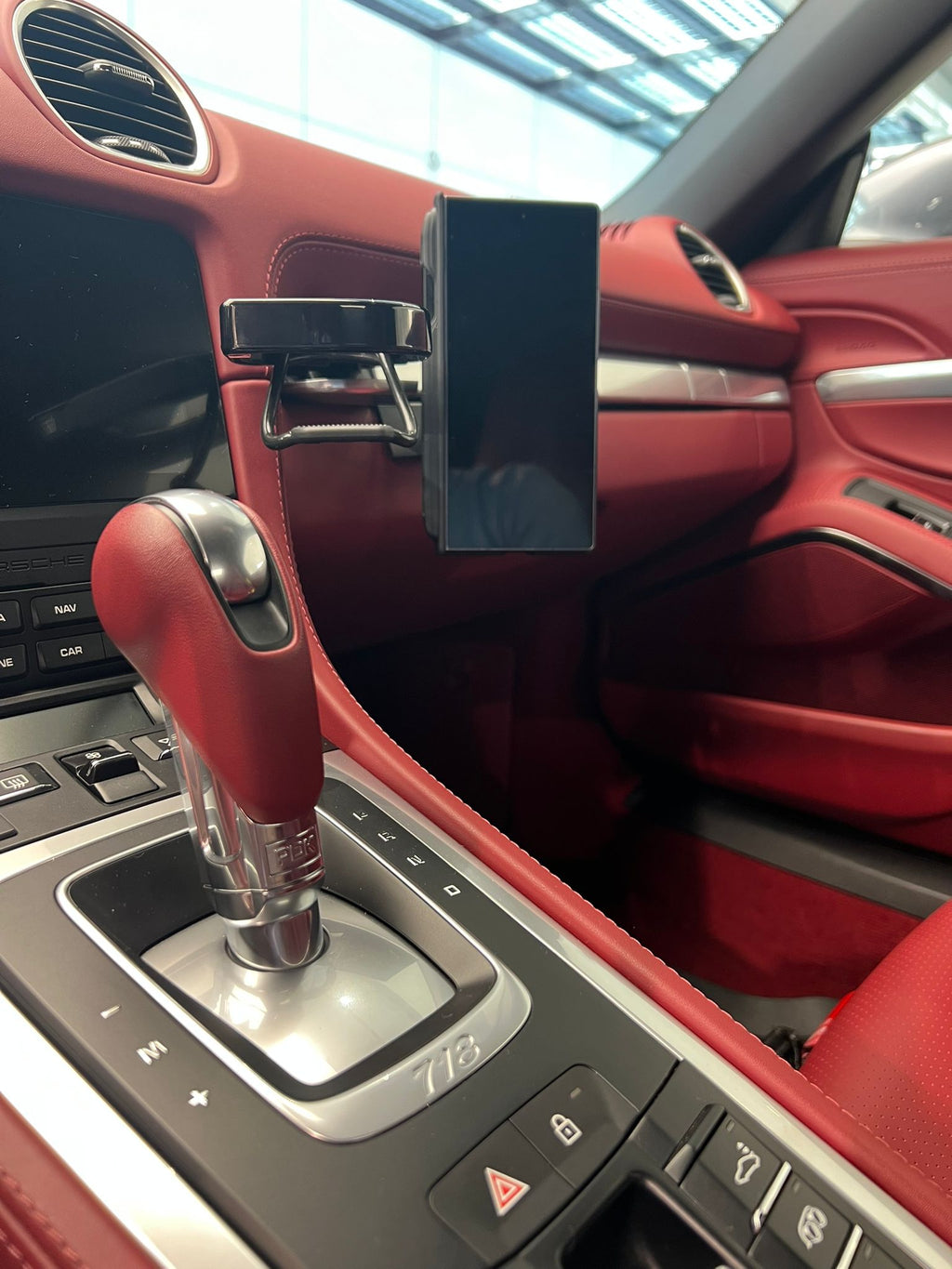 C2 (991 - 718 - 981) - Phone Holder with Magnetic Mount